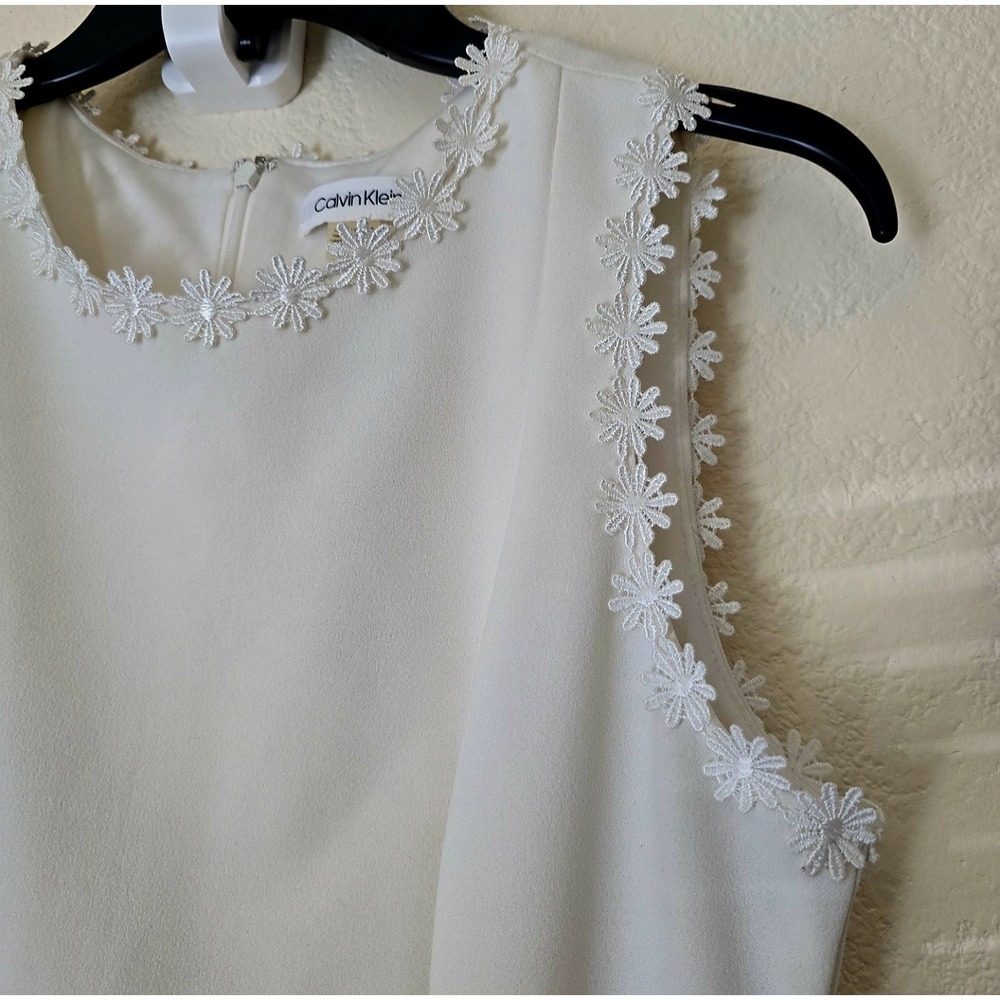 Calvin Klein White Dress Women Sz 8 Sleeveless Floral Trim Zip Feminine Wedding